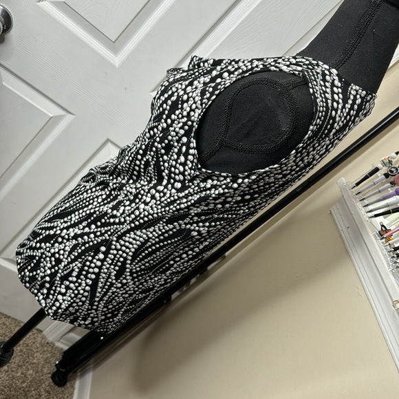 Nice Blouse (tank) - Picture 5 of 6